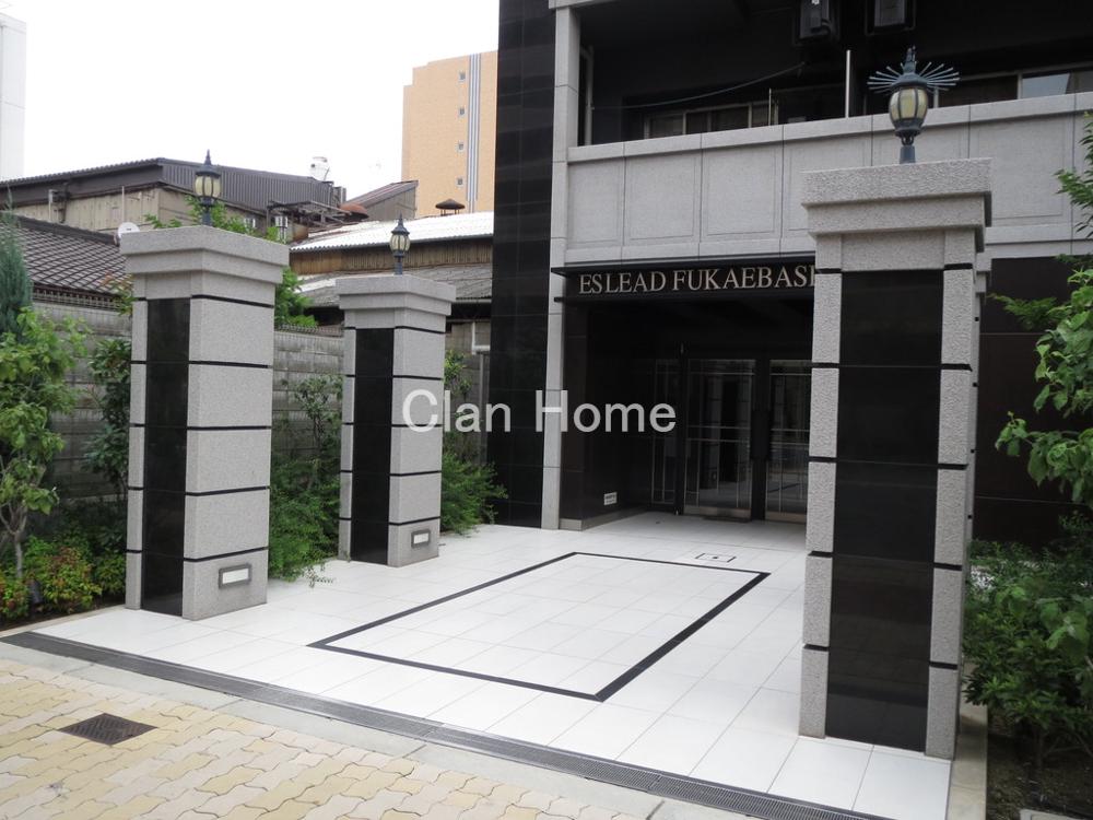 25/30 エントランス