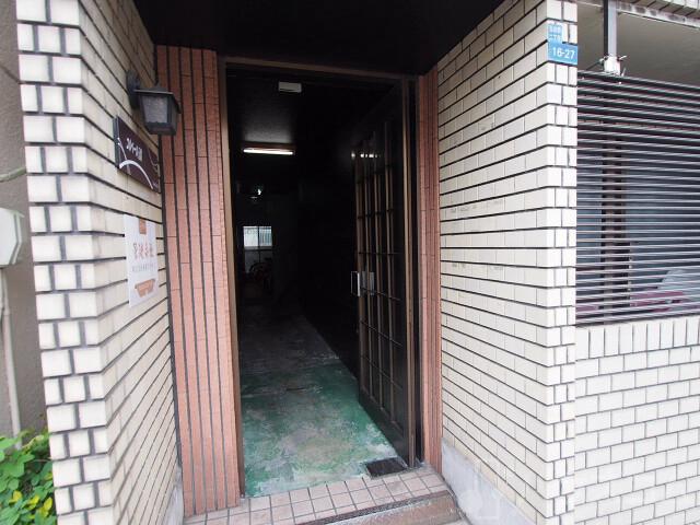 26/30 エントランス