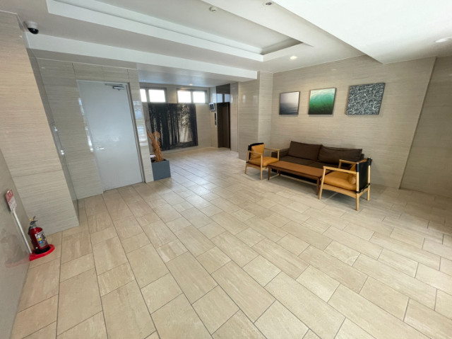 26/30 エントランス