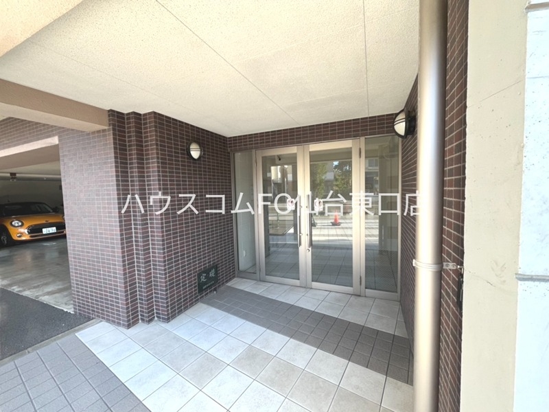 14/17 エントランス