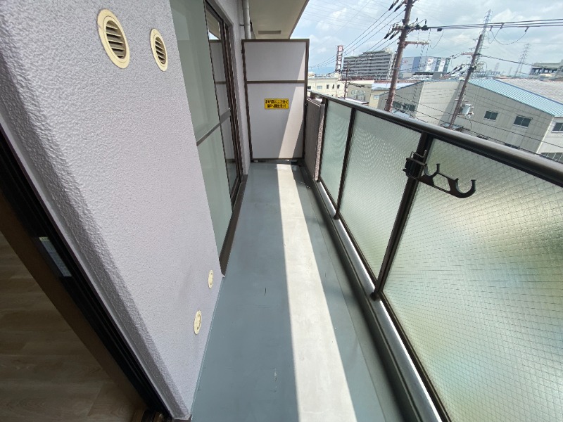 18/27 バルコニー