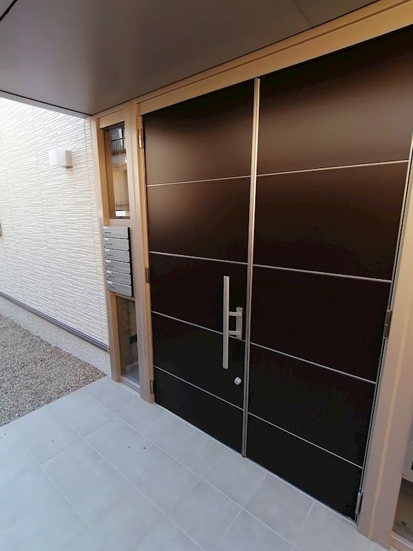 23/24 エントランス