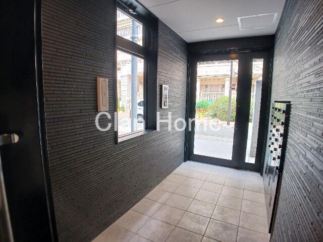 26/30 エントランス