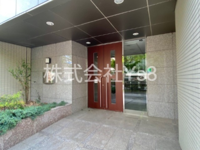 16/21 エントランス