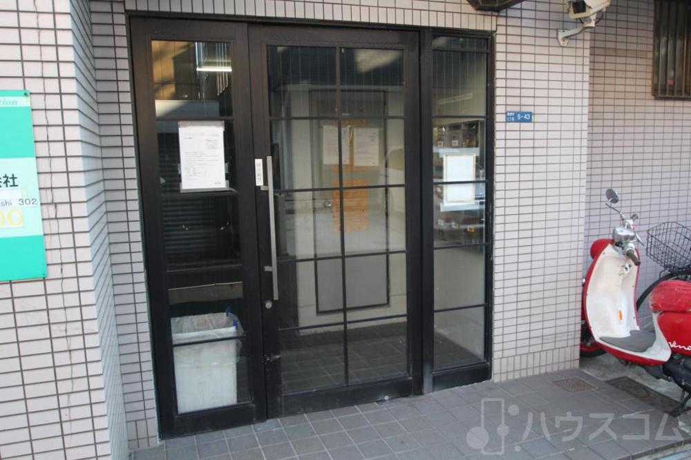 25/29 エントランス