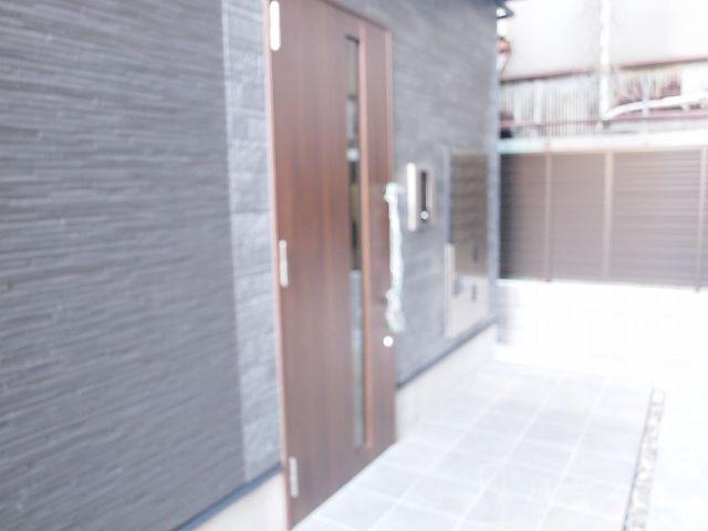 28/30 エントランス