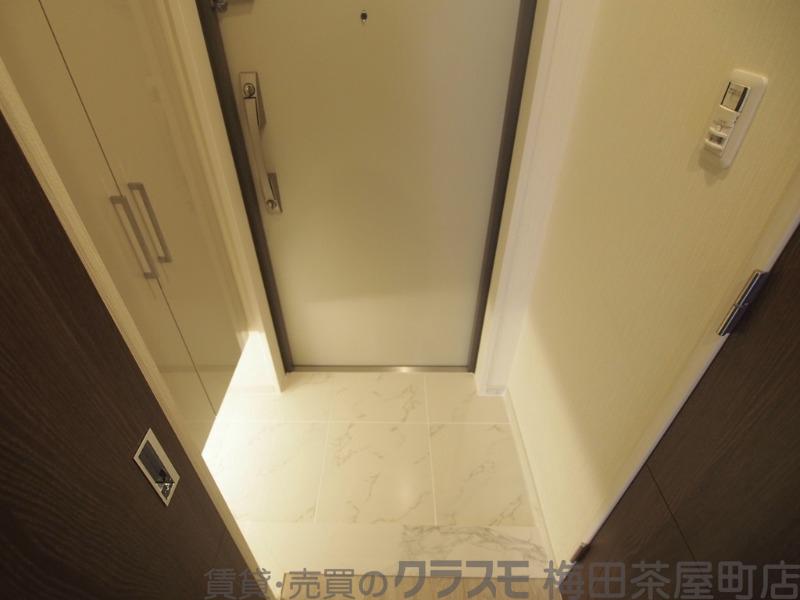 19/30 玄関