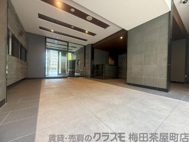 28/30 エントランス