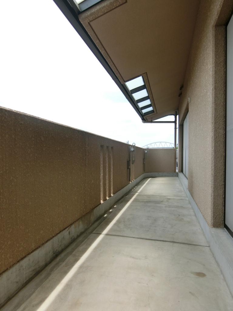 21/30 バルコニー