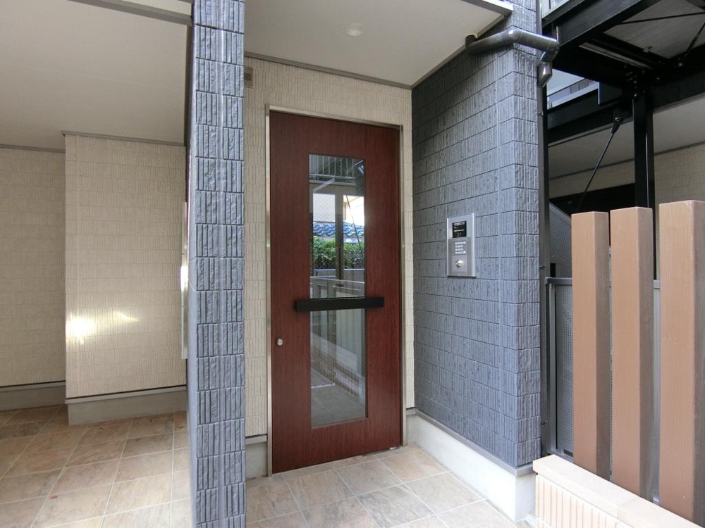 26/30 エントランス