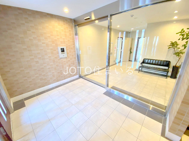 19/25 エントランス