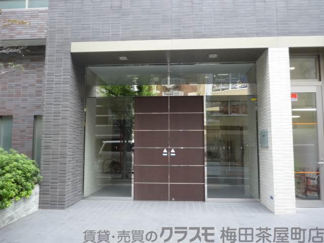 26/30 エントランス