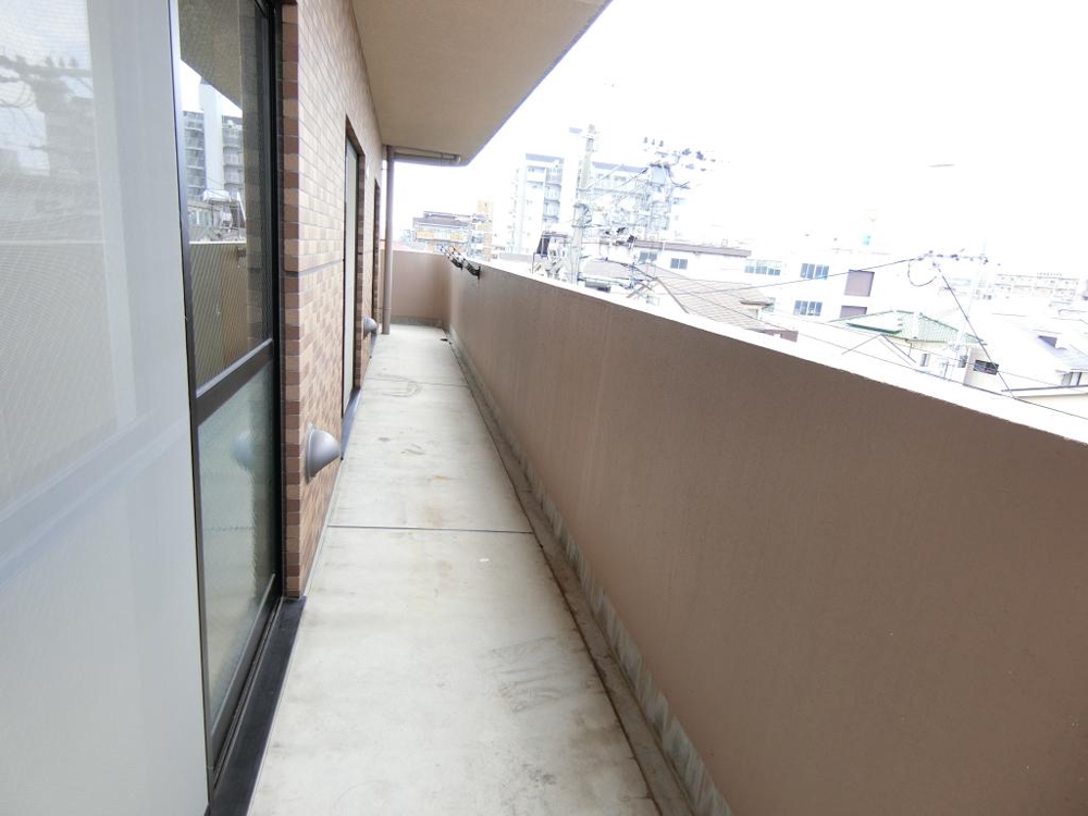 20/30 バルコニー