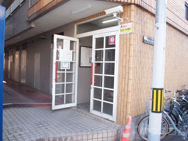 20/30 エントランス