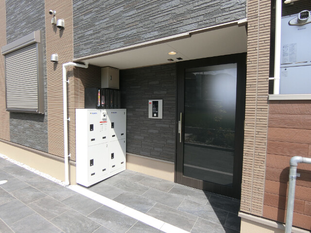 28/30 エントランス