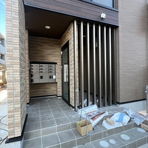 27/30 エントランス