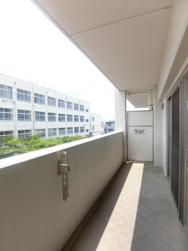 19/30 バルコニー