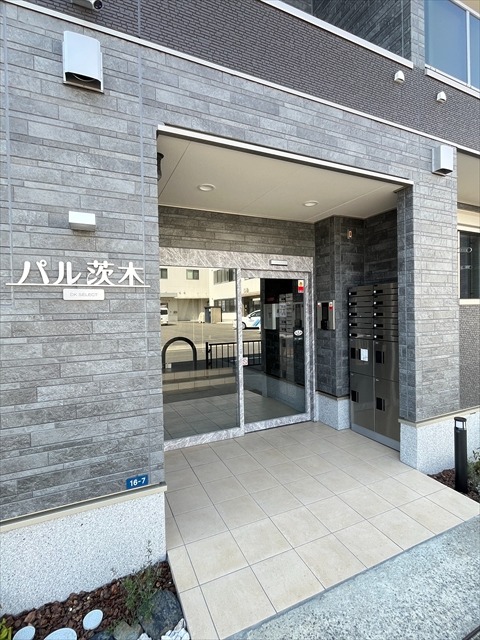 28/30 エントランス