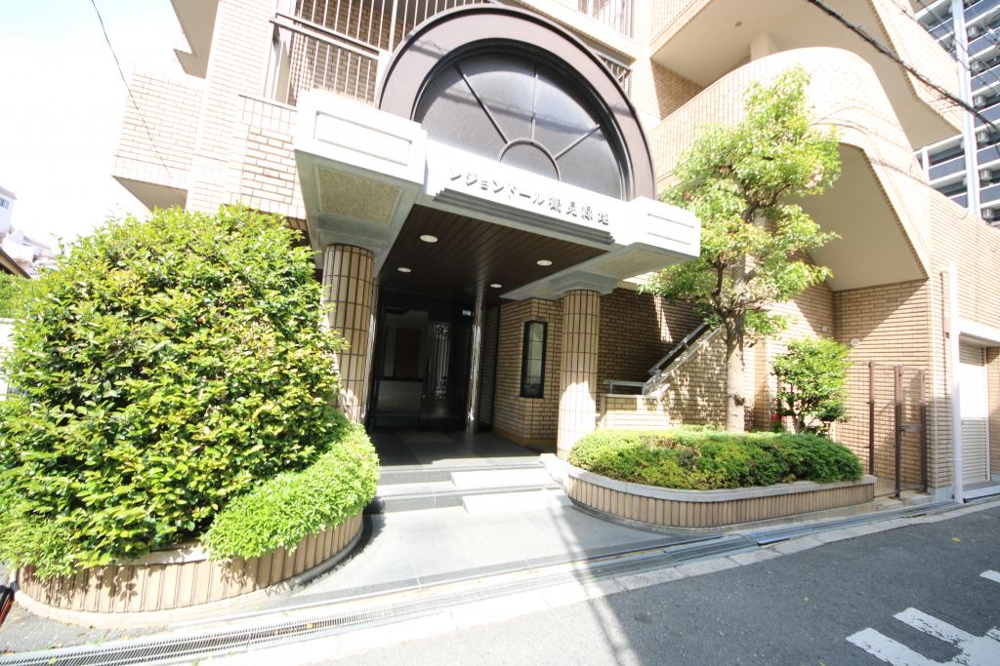 28/30 エントランス