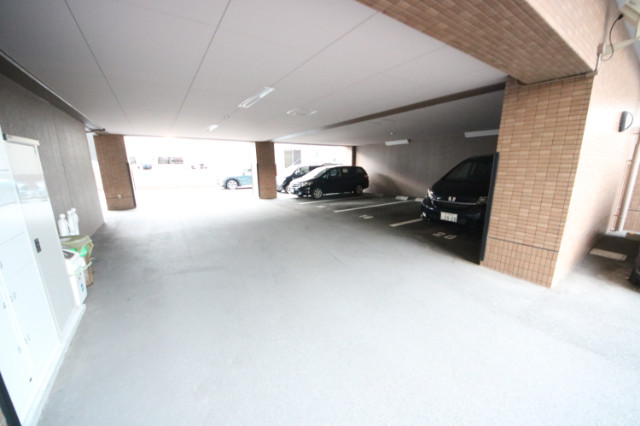 2/3 駐車場