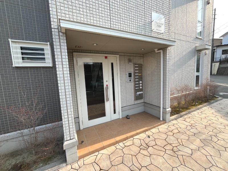 18/24 エントランス