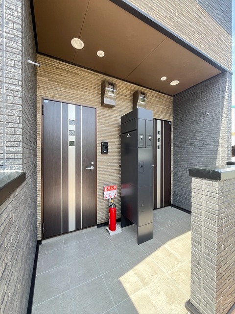 25/30 エントランス