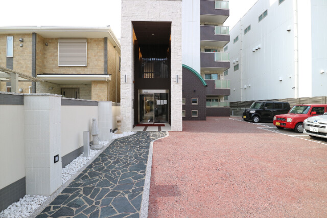 17/18 エントランス