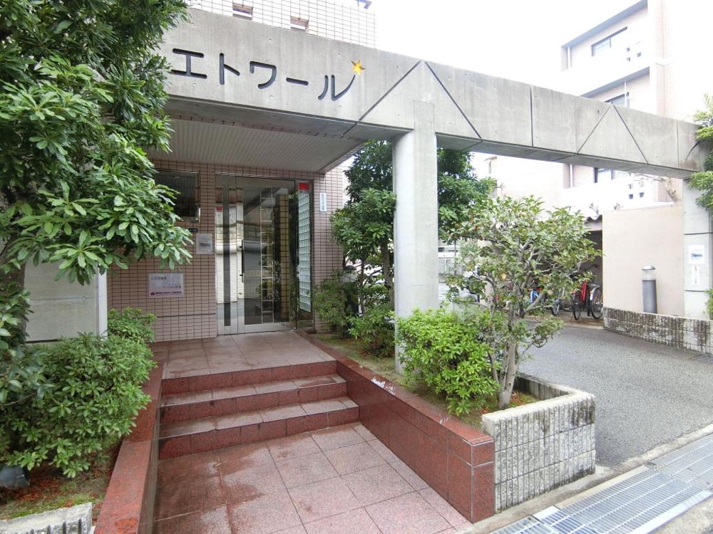 25/30 エントランス