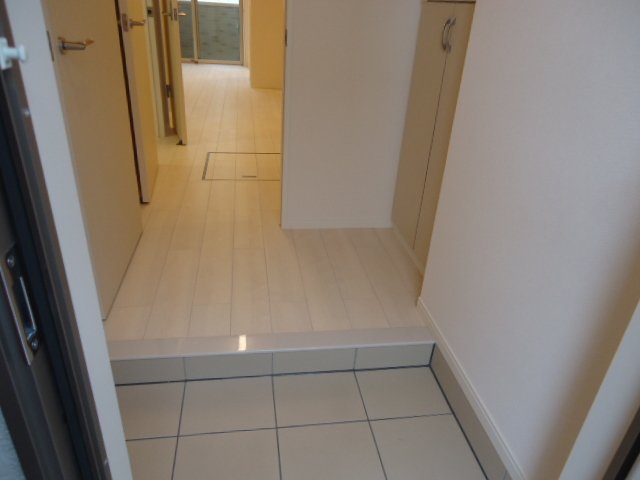 13/29 玄関
