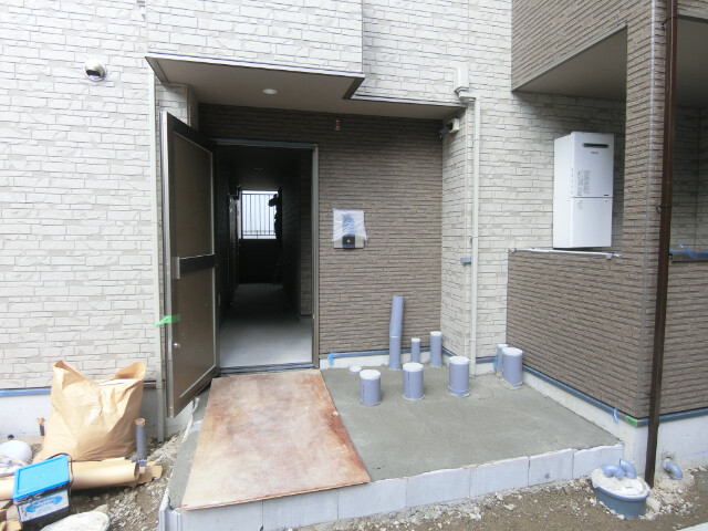 27/30 エントランス