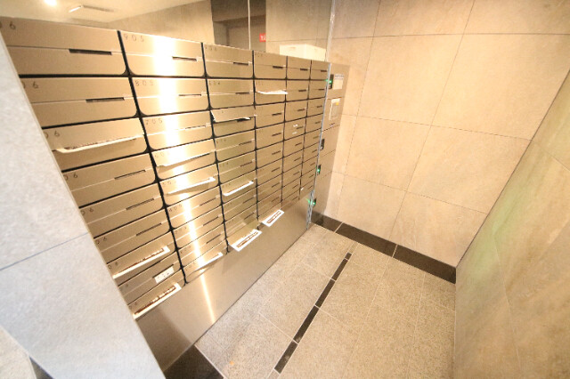 27/30 エントランス