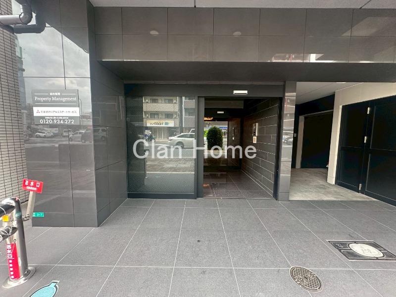 25/30 エントランス