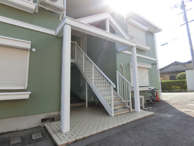 26/30 エントランス