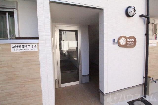 26/30 エントランス