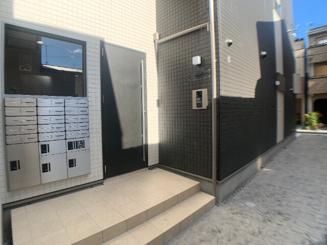 30/30 エントランス