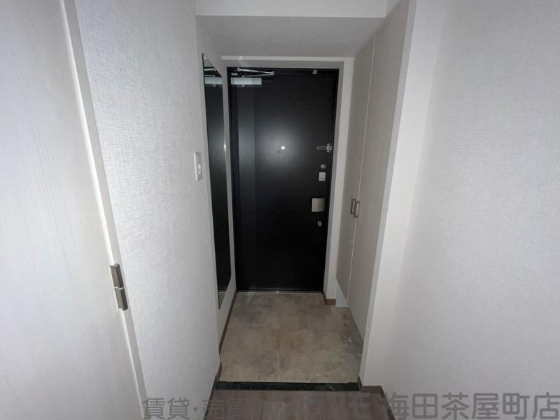 16/30 玄関