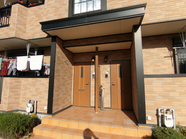 27/30 エントランス