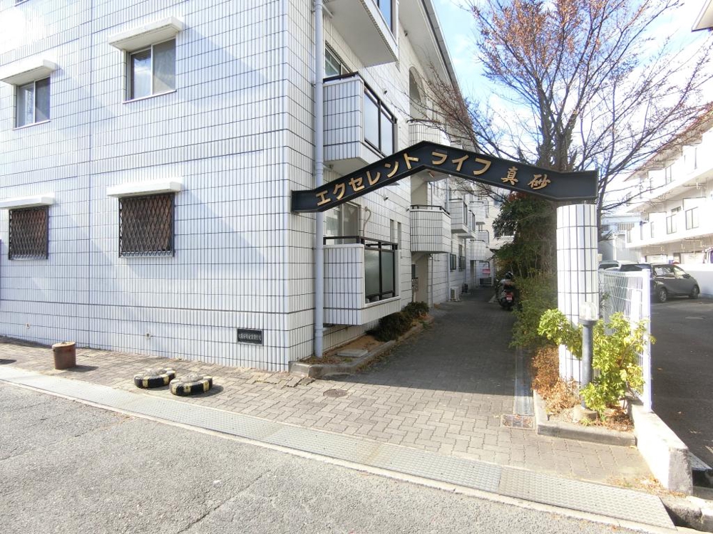 26/30 エントランス