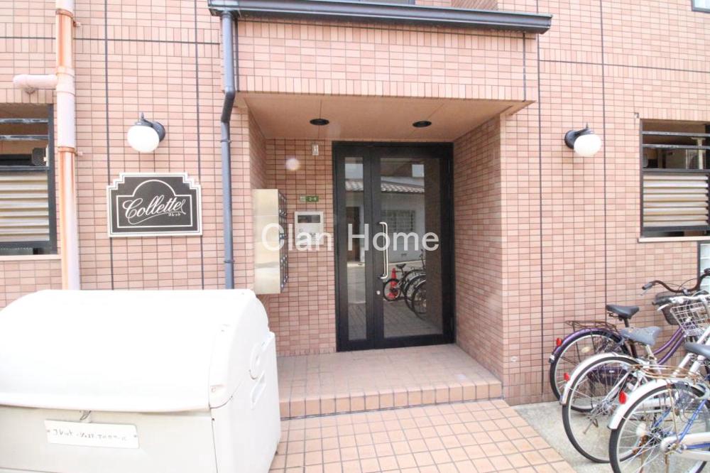 28/30 エントランス