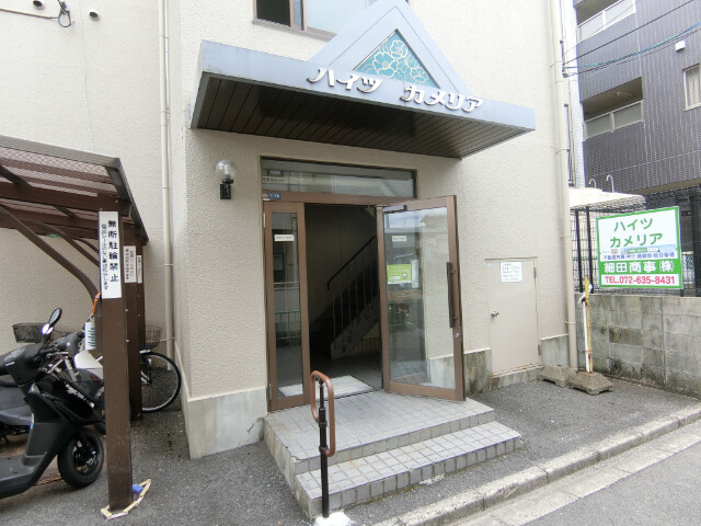 27/30 エントランス