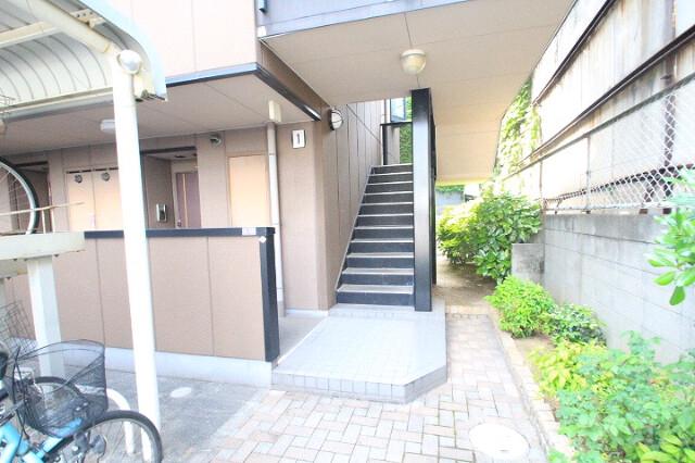 25/30 エントランス