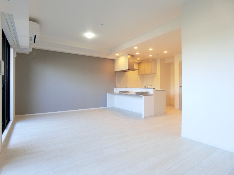 27/30 エントランス