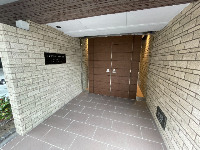 2/3 エントランス