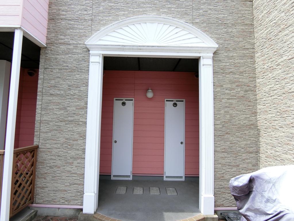 27/30 エントランス