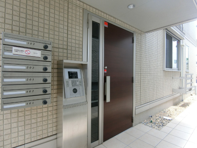 28/30 エントランス