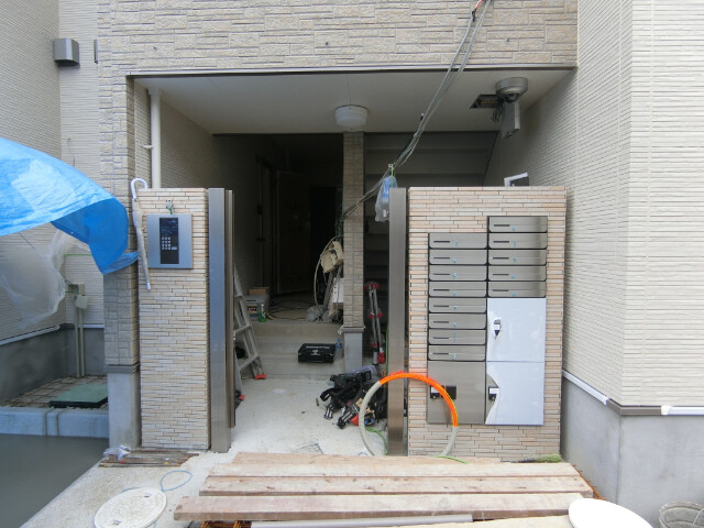 22/28 エントランス