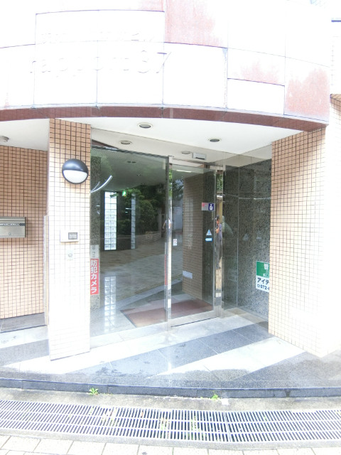 26/30 エントランス