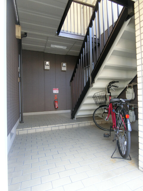 27/30 エントランス