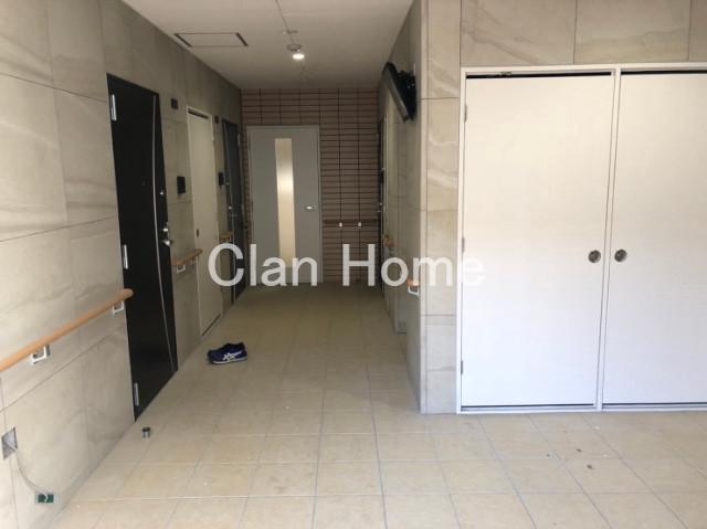 30/30 エントランス