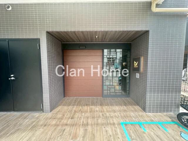 25/30 エントランス